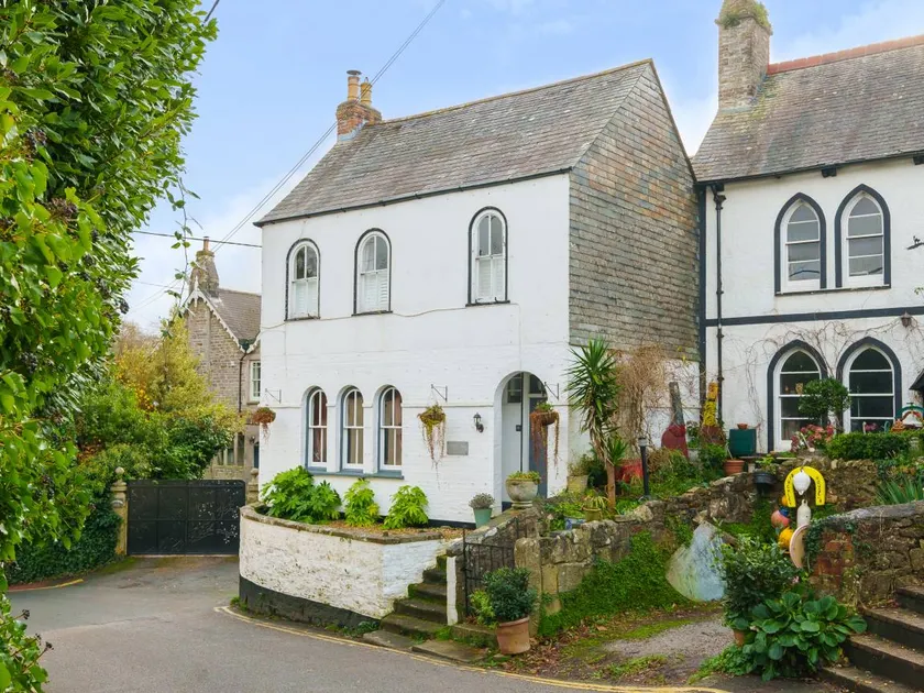 Family-oriented cottage with garden | Dogs allowed - Image 1