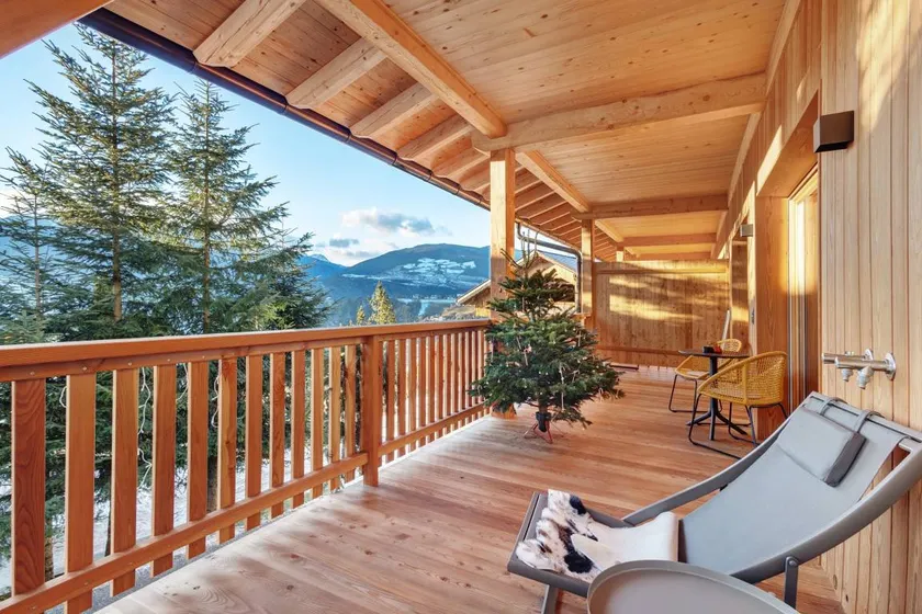 Apartment 'Schlossblick' with Mountain View, Private Terrace and Wi-Fi - Image 1