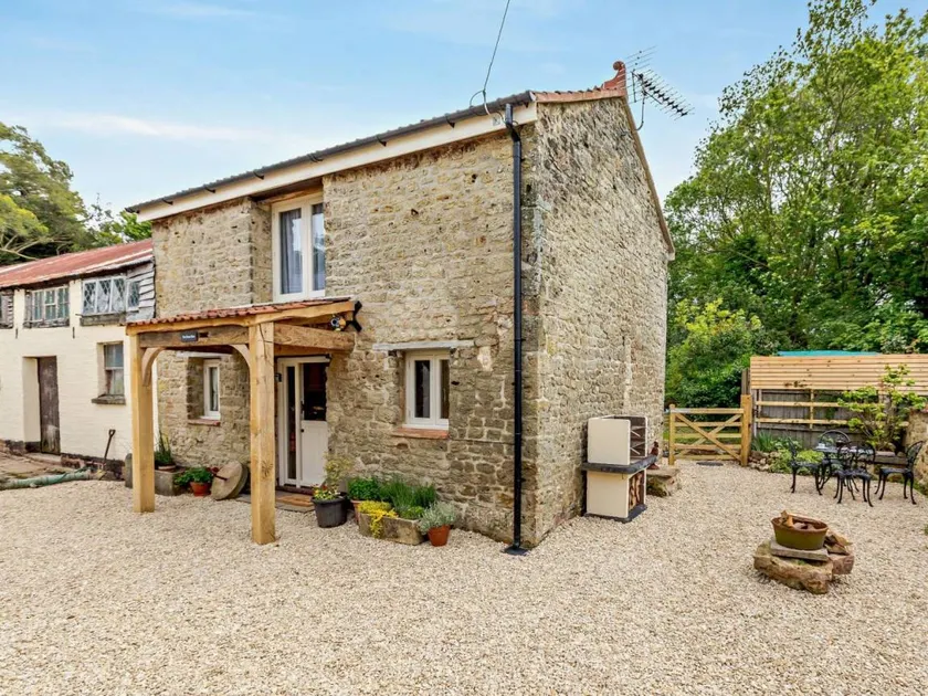Cottage avec jardin et barbecue - Image 1