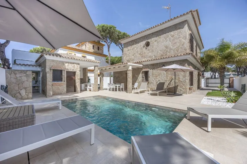 Voll ausgestattetes Ferienhaus mit privatem Pool, Garten und Grill | Neben dem Strand - Image 1