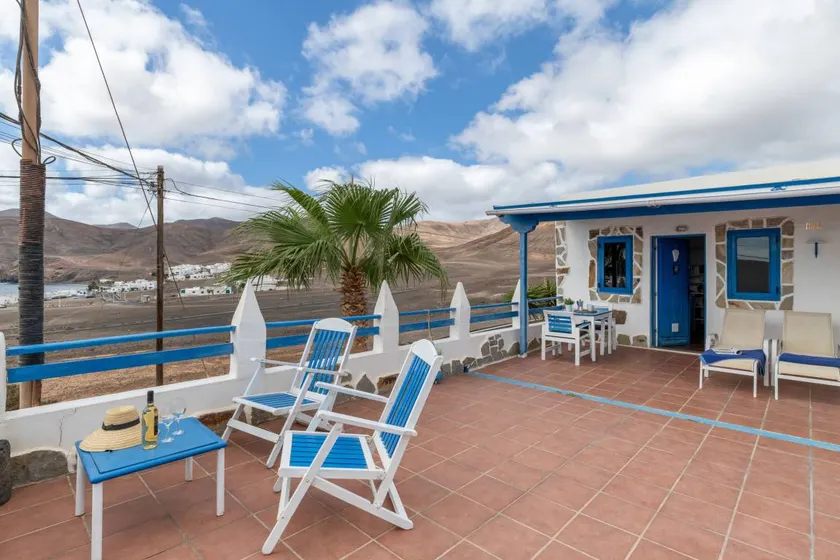 Holiday home with terrace | Mountain view - Image 1