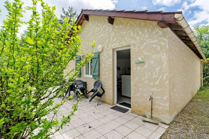 Voll ausgestattetes gemütliches Landhaus mit Pool, Terrasse und Grill | Gartenblick | Haustiere sind willkommen - Image 1
