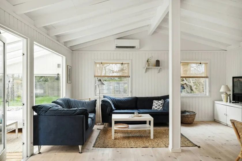 Bright And Cozy Cottage Close To The Sea - Image 1