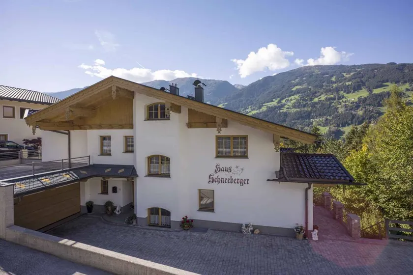 Holiday apartment with balcony in the ski resort - Image 1
