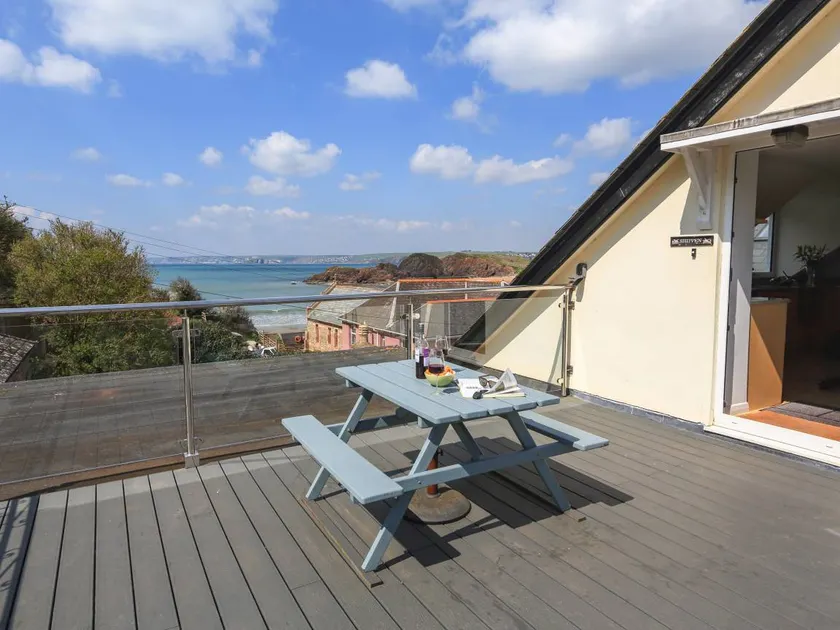 Cottage with garden & barbecue | Beach view - Image 1