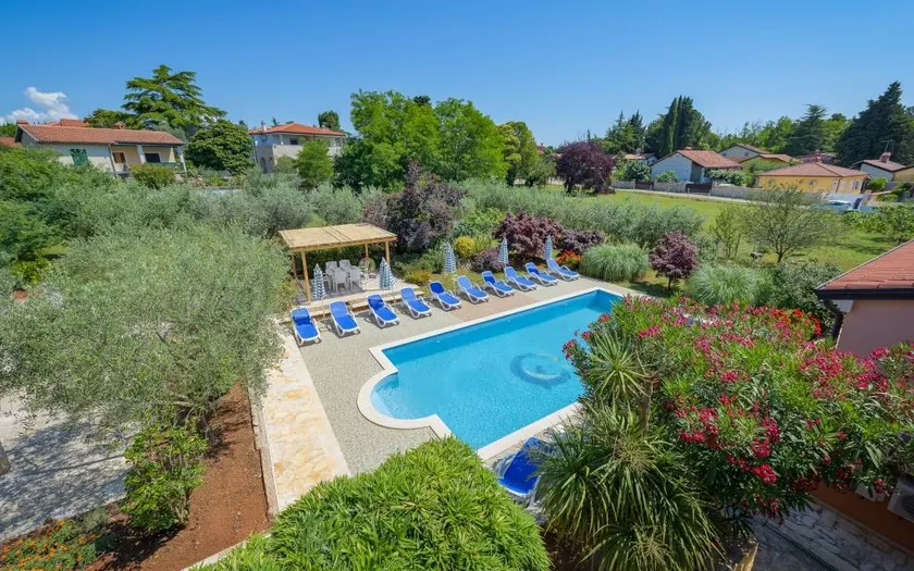 Wunderschöne Wohnung mit Pool, Terrasse und Garten - Image 1