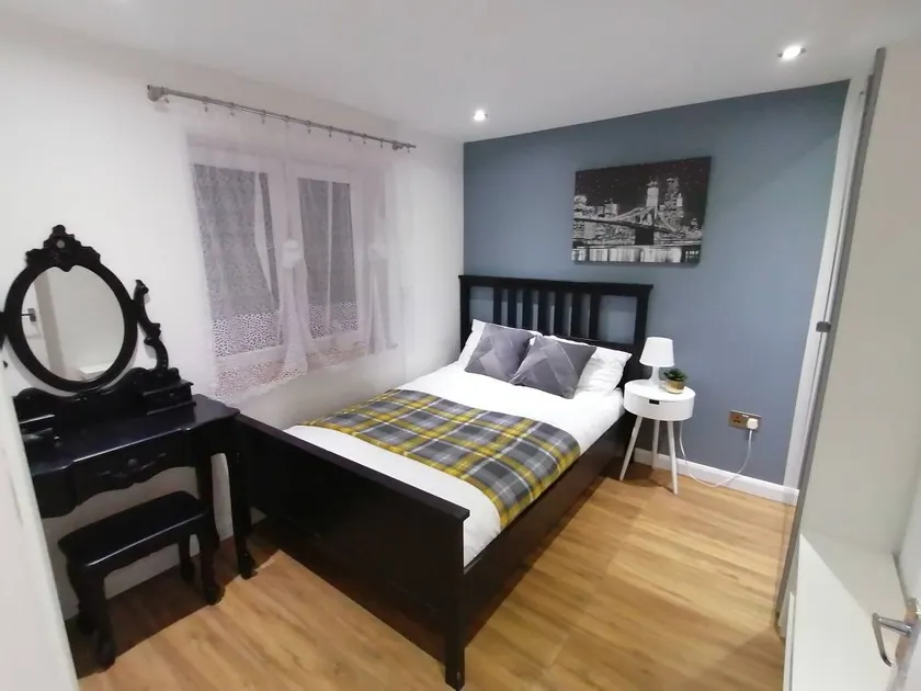 Apartamento con jardín - Image 1