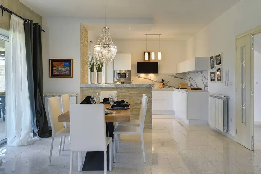 Fully equipped holiday home with terrace, sauna & barbecue - Image 1