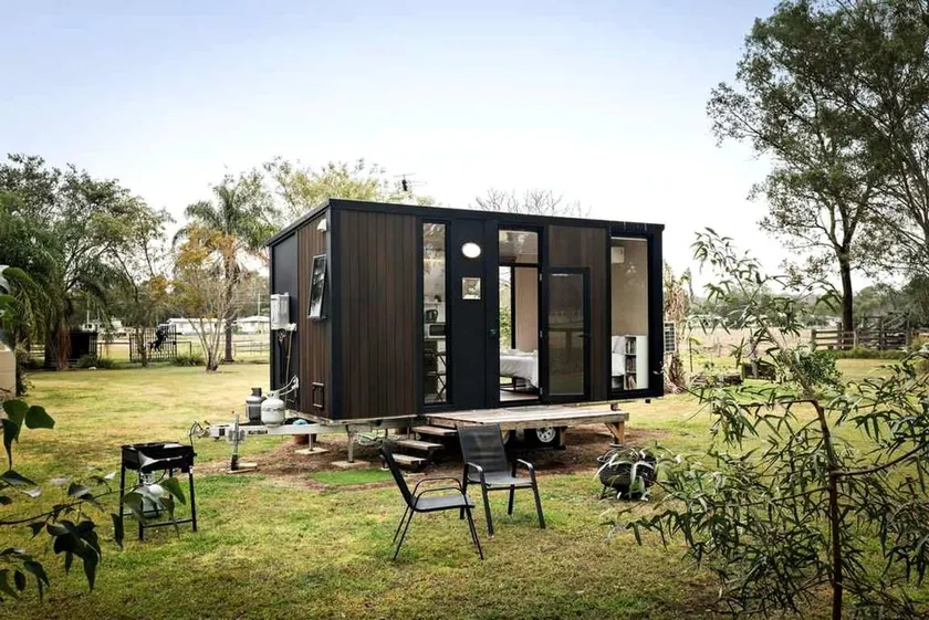 Fantastic Tiny House with Nice Sights in Glen Caim, Queensland - Image 1