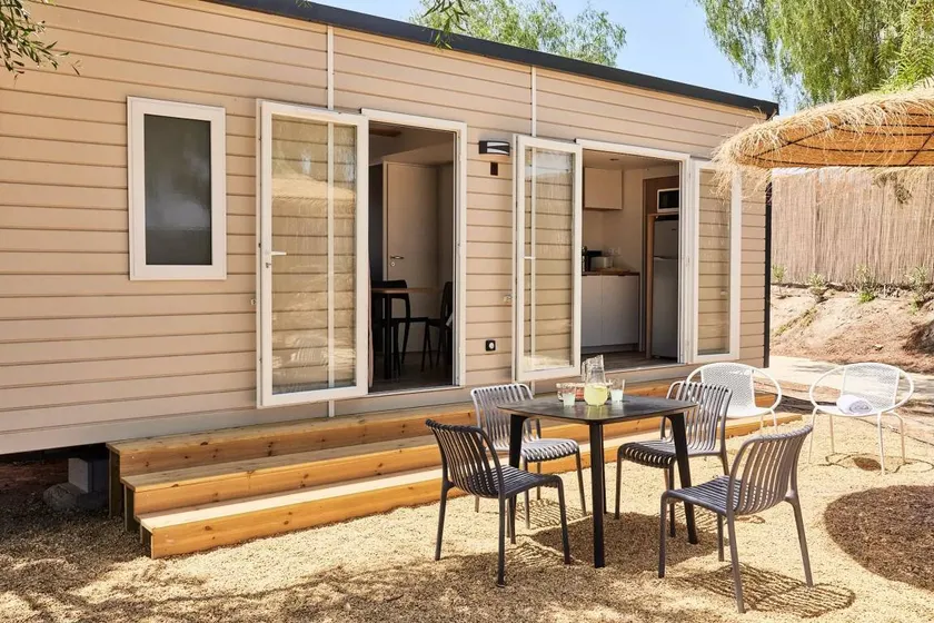Mobile home with terrace & barbeque - Image 1