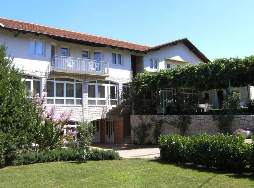 House with 1 room for 2 persons - Image 1