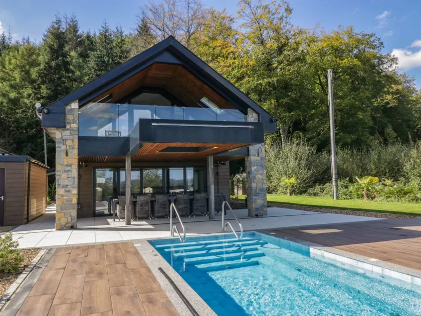 Cottage avec jardin, barbecue et piscine - Image 1