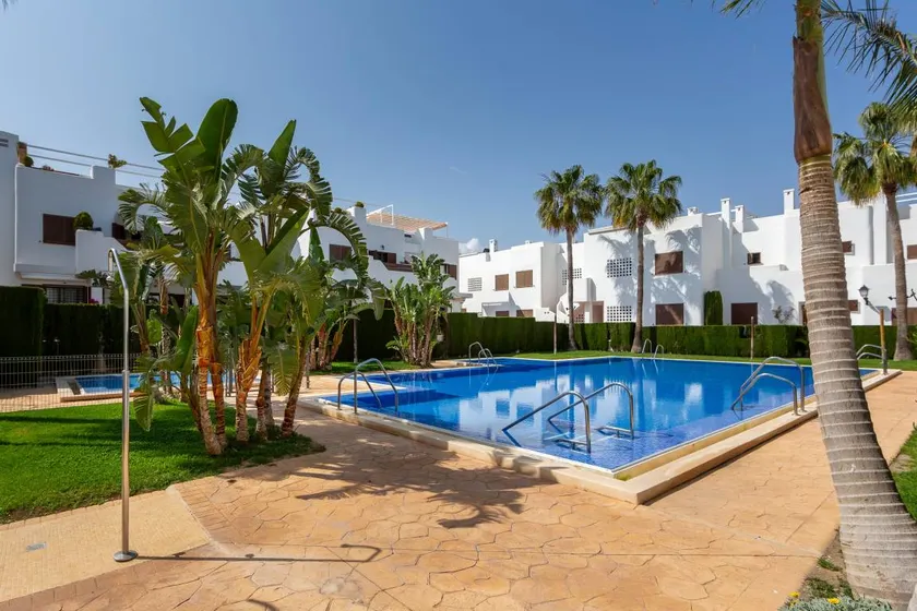 Flat with heated pool, garden & jacuzzi | Sea view - Image 1