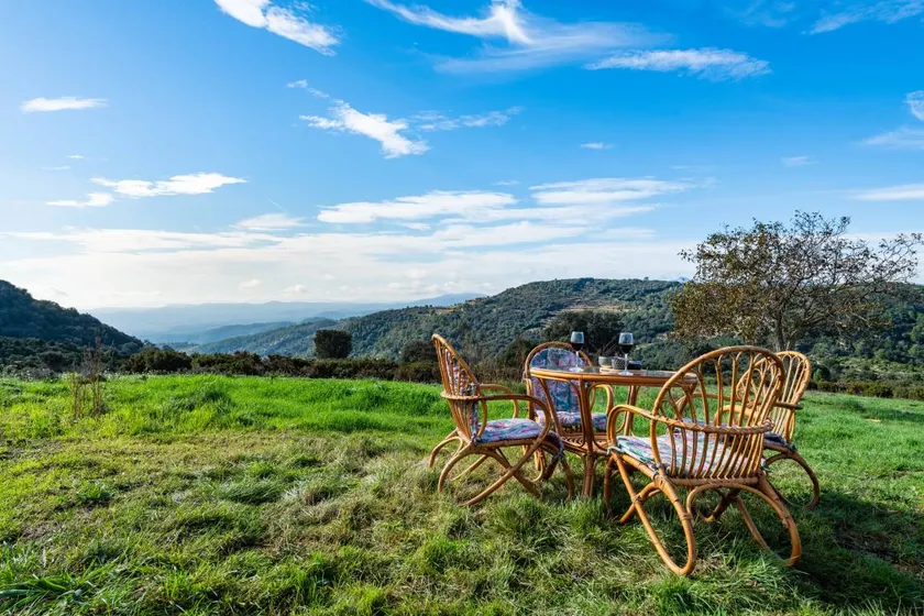 Rural House 'Masia Arinesa - Cullatur' with Mountain Views, Private Terrace and Wi-Fi - Image 1