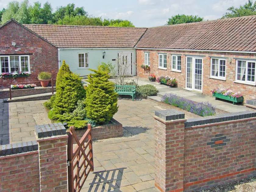 Family-friendly beautiful cottage with garden - Image 1