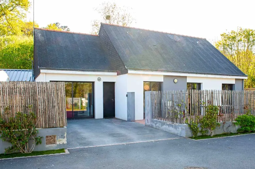 Holiday home with terrace, barbecue & garden | Garden view - Image 1