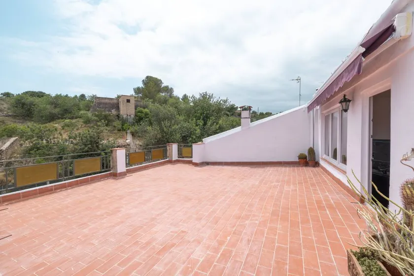 Appartement avec jardin, internet haut débit et terrasse | Vue montagne - Image 1