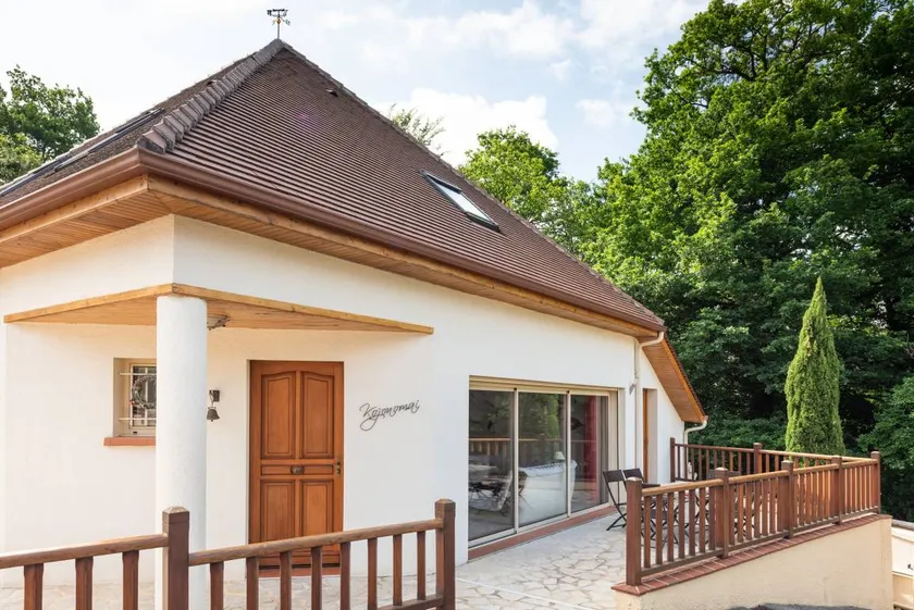 Holiday Home 'Maison Zen dans les Pyrénées' with Private Terrace and Wi-Fi - Image 1