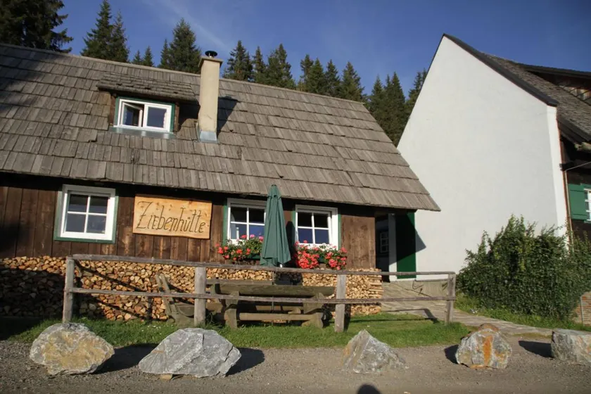 Family-friendly cabin with terrace, sauna & garden | Dogs allowed - Image 1