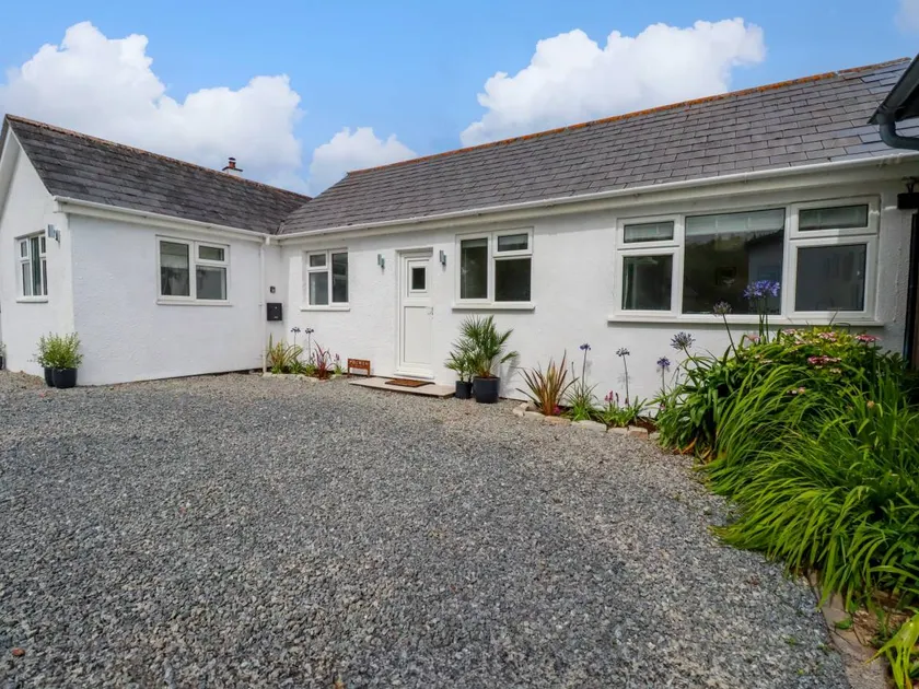 Children-friendly cottage with garden | Beach nearby | Pets allowed - Image 1