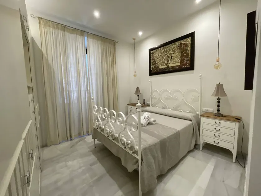 APARTMENT PALACIO DE LOS VIBORA - Image 1