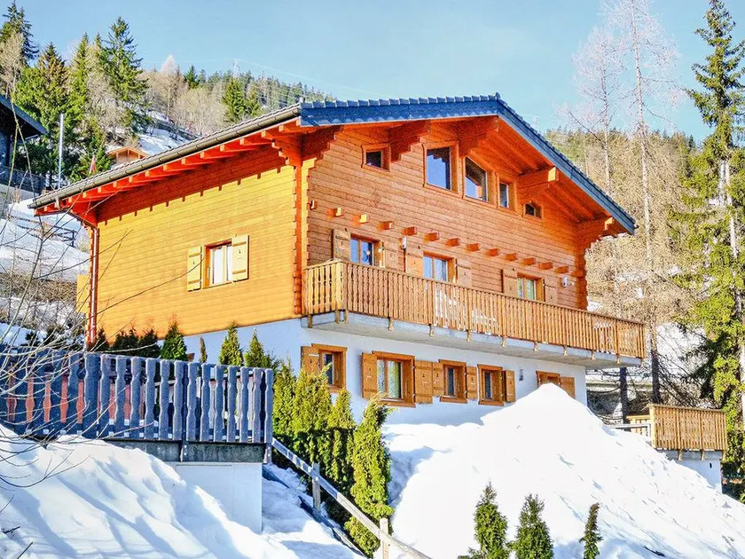 House with sauna | Panoramic view - Image 1