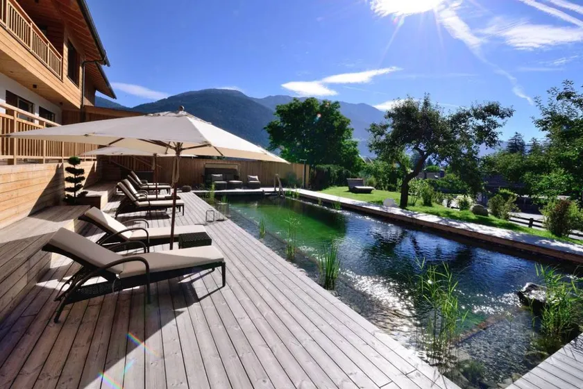 Holiday apartment with garden, BBQ & terrace - Image 1