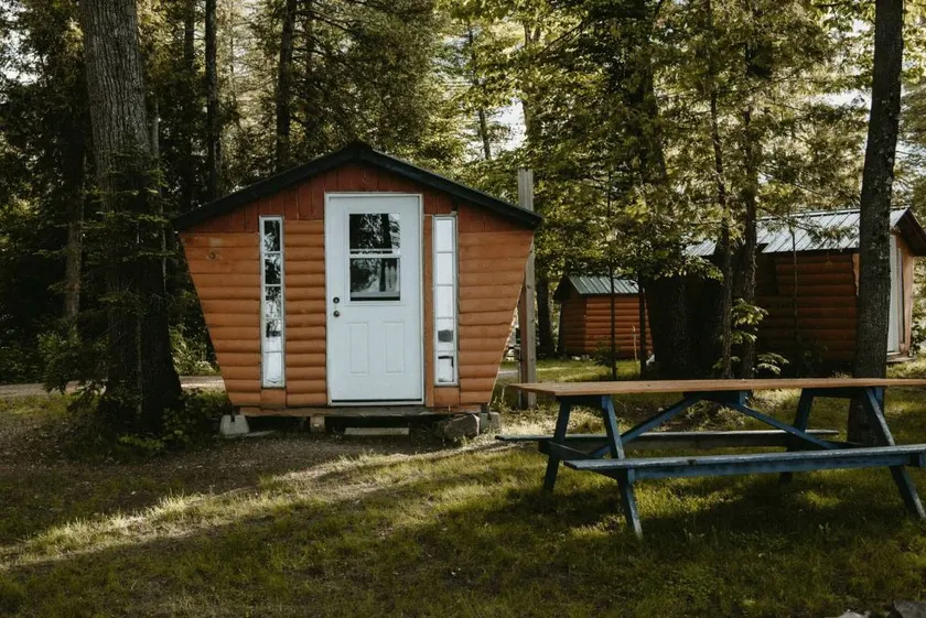 Lakefront Glamping Cabin for Family Getaways on Golden Lake - Image 1