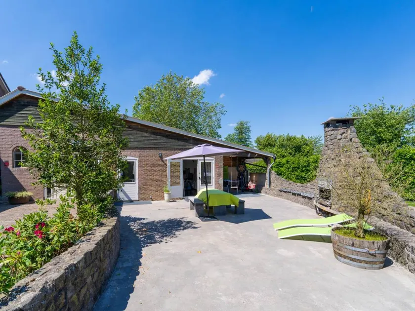 House with sauna & terrace - Image 1