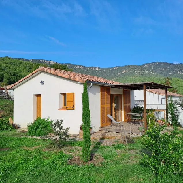 Fully equipped gite with terrace, BBQ & garden - Image 1