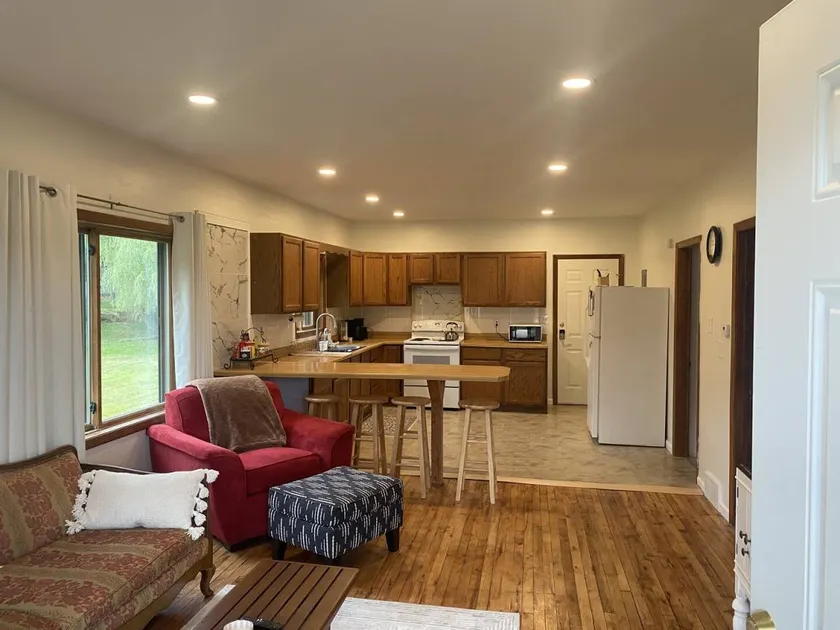Quaint 2 bedroom - Image 1