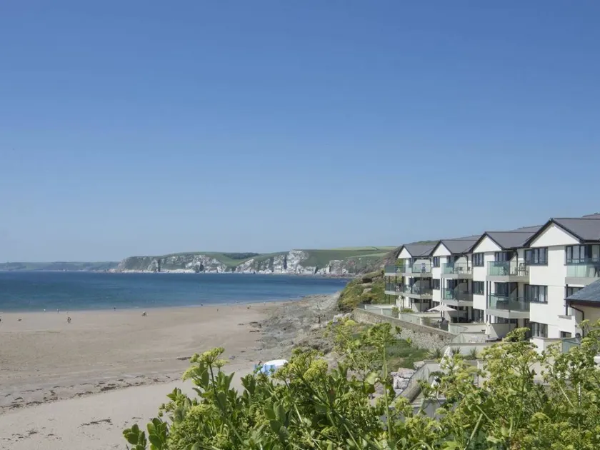 Family-oriented cottage with jacuzzi, garden & pool | Beach view | Beach nearby - Image 1