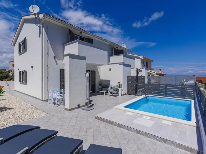 Fully equipped nice house with garden, private pool & terrace - Image 1