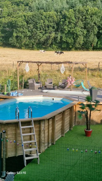 Holiday Home 'P'tit Coin De Paradis' with Mountain View, Private Pool and Wi-Fi - Image 1