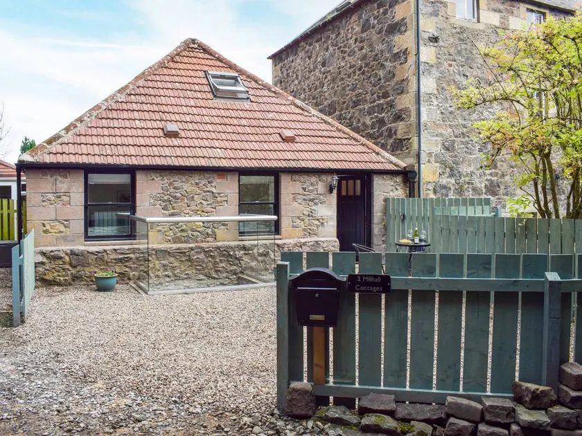 Cottage with BBQ & garden | River view - Image 1