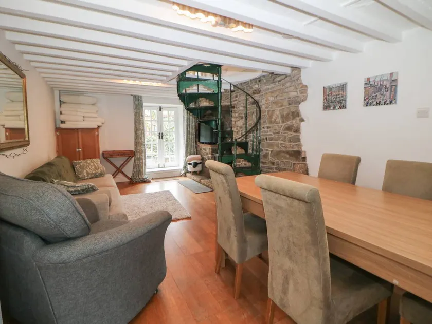 The Cottage - Image 1