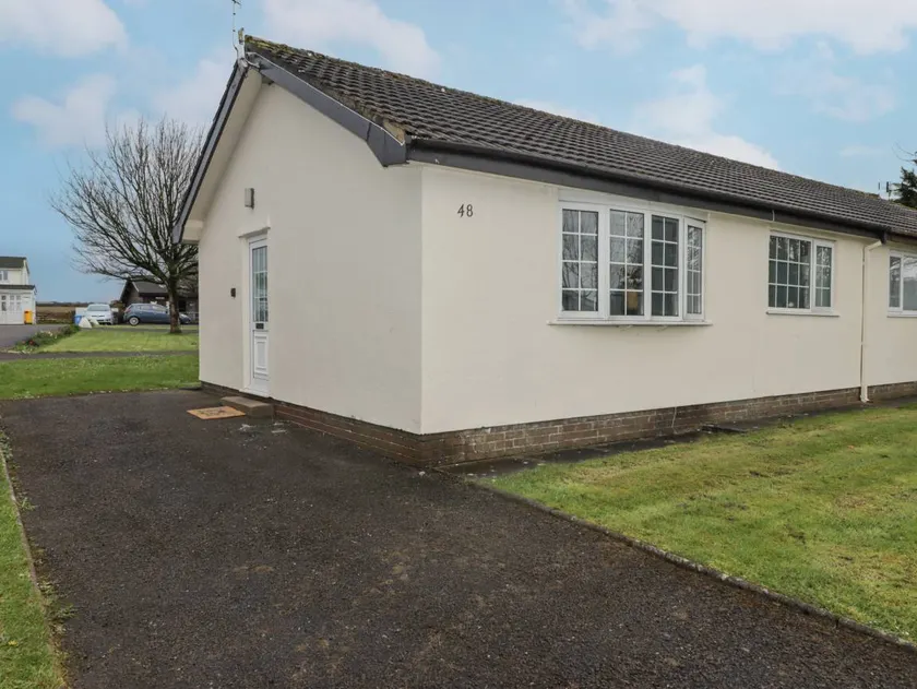 Family-friendly cottage with pool | Pets are welcome - Image 1