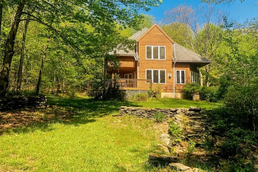Peaceful Country Retreat with Private Trails, Sauna & Stargazing in Bloomville, New York - Image 1
