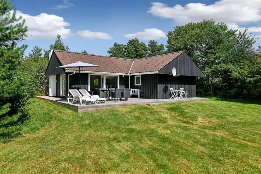 Fully equipped house with sauna, barbecue & terrace - Image 1