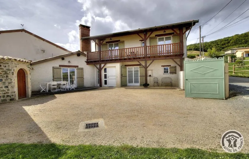 Gite with terrace, barbeque & garden - Image 1