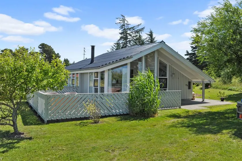 Children-friendly house with sauna, terrace & hot tub | Sea view - Image 1