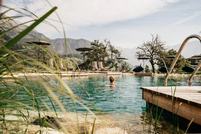 Family-friendly pleasant holiday apartment with terrace, barbecue & heated pool | Garden view | Dogs allowed - Image 1