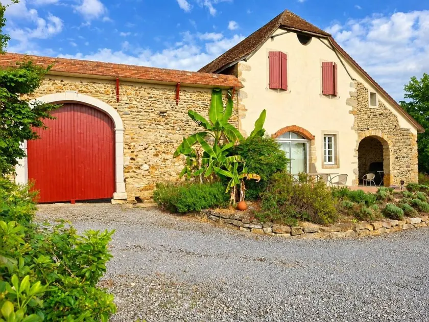 Fully equipped gite with terrace, barbecue & garden | Pets allowed - Image 1