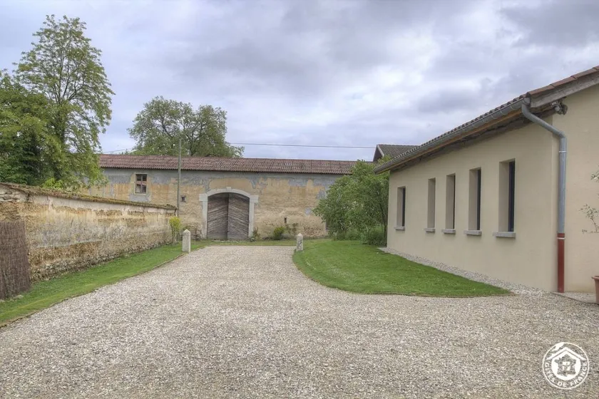 Gite with terrace, barbeque & garden - Image 1