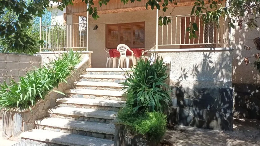 Holiday home with private pool, garden & BBQ | Suitable for remote work - Image 1