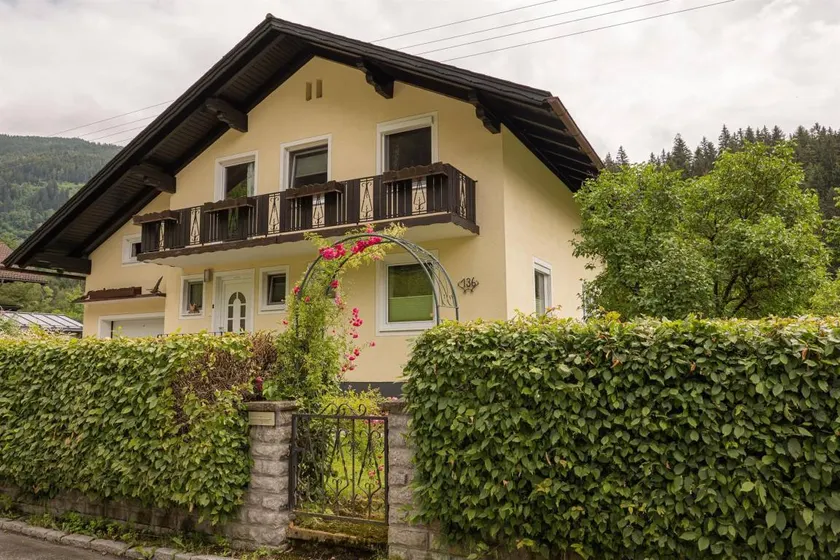 Family-oriented apartment with barbeque, terrace & garden | Pets allowed - Image 1