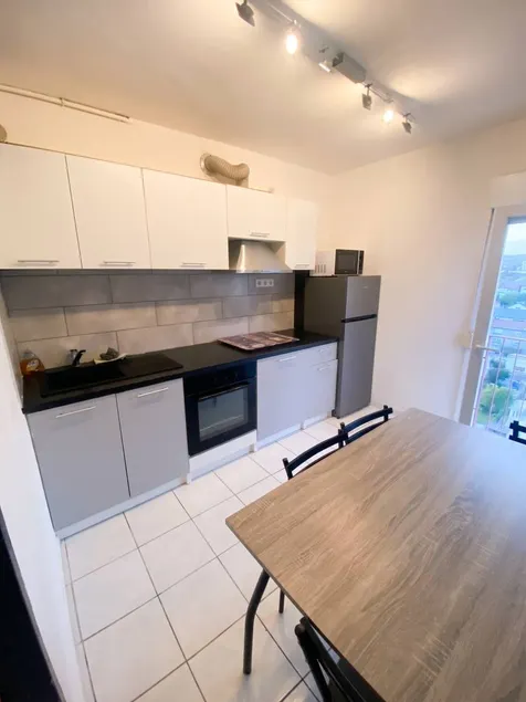 Apartment with sauna | City view - Image 1
