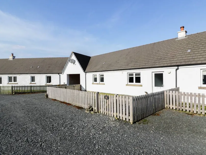 Fully equipped cottage with garden, BBQ & sauna | Pet-friendly - Image 1
