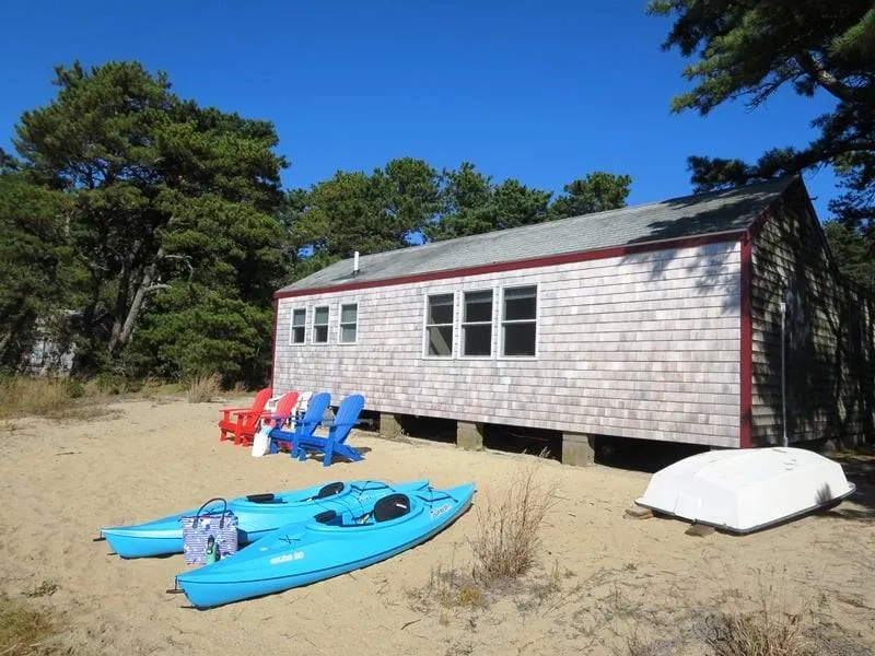 Family-oriented beautiful cottage with barbeque | Water view | Pets allowed - Image 1
