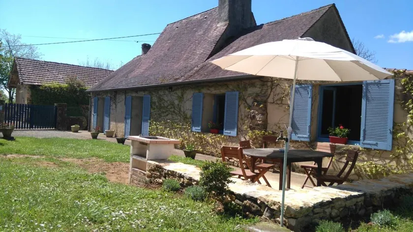 House with garden & barbeque | River view - Image 1